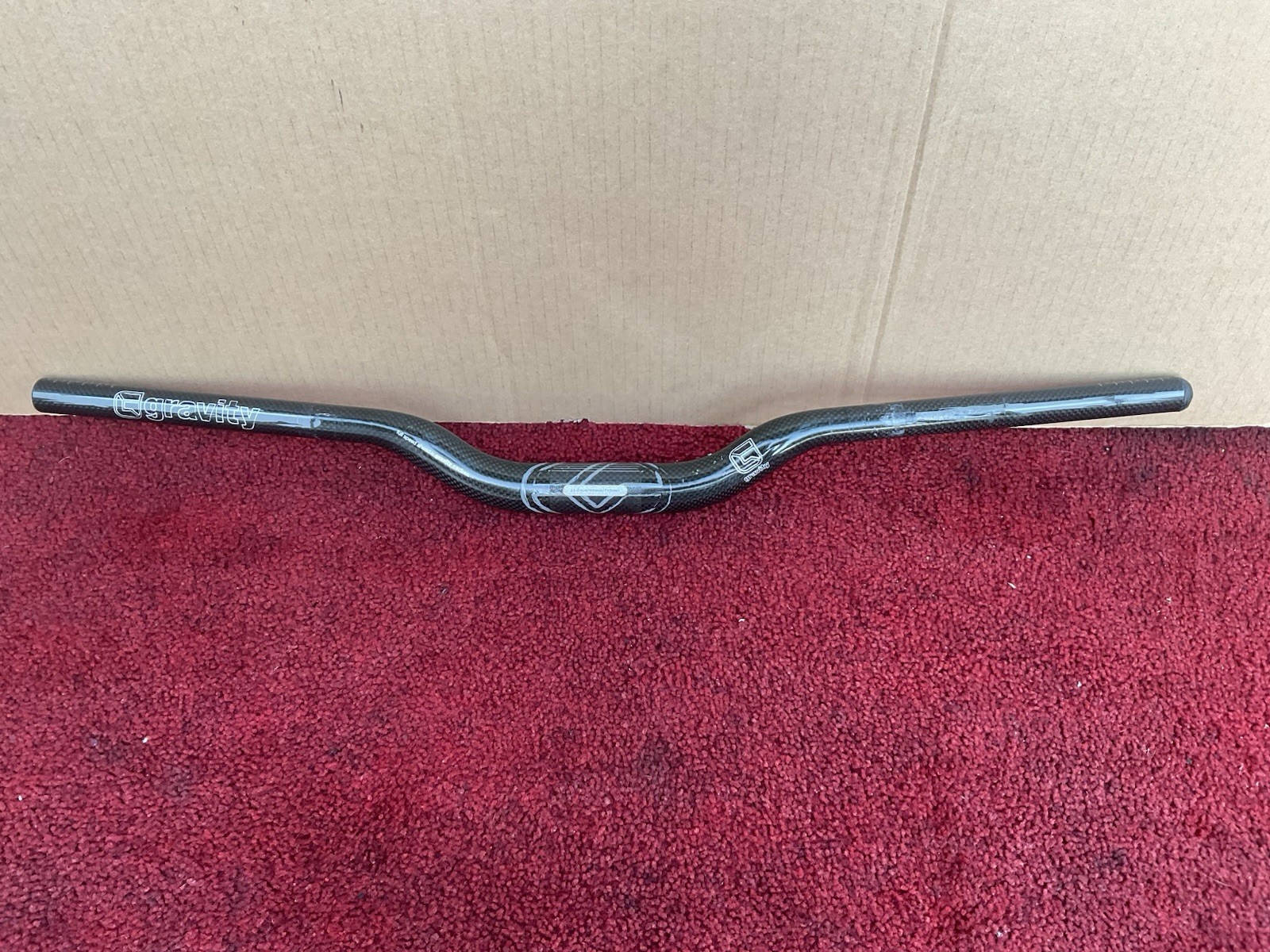gravity carbon bicycle bar 31.8mm / 40mm / 710mm In Nice Condition