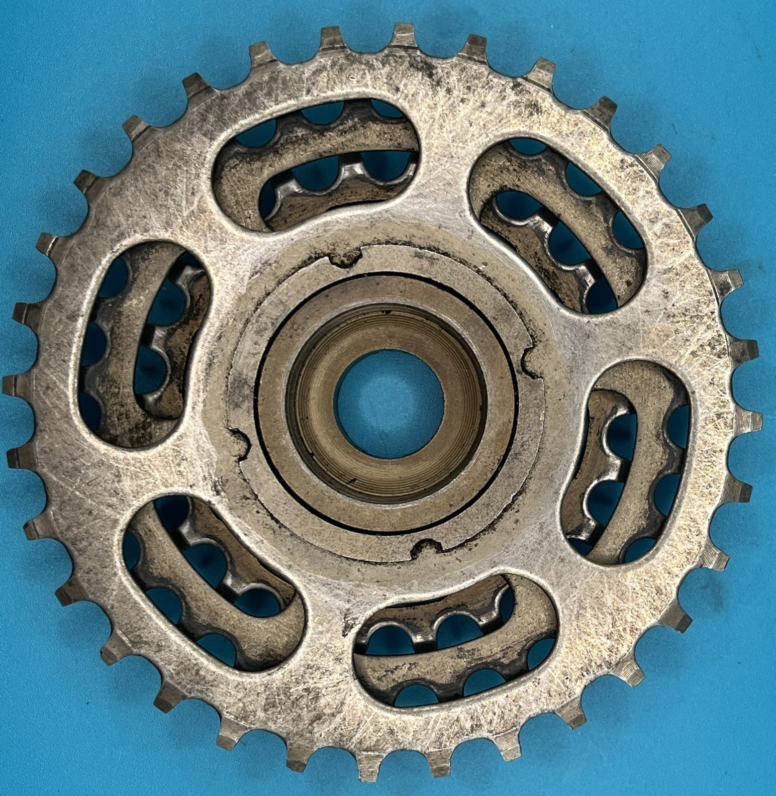 (8U) SunTour Perfect 5-Spd Freewheel METRIC 34.7 x1.00 French Thread 14-32 tooth