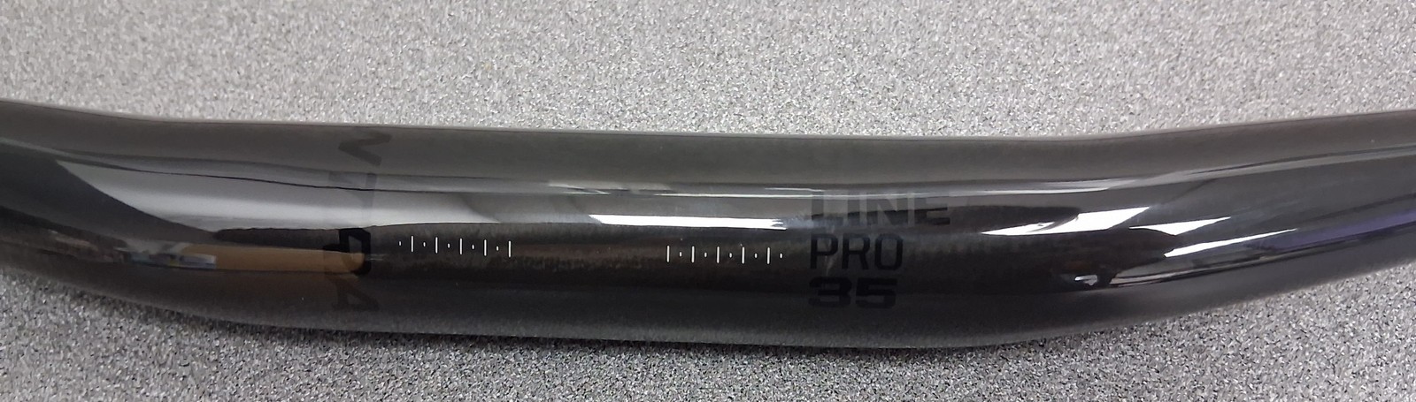 Bontrager Line Pro Carbon 35 MTB Handlebar – 35 x 750mm, 15mm Rise, Black *OE*