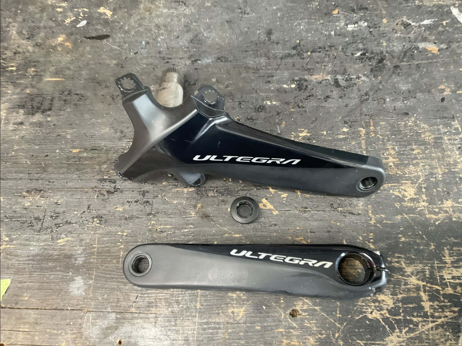 Shimano Ultegra FC-R8000 crankset, 175mm, no chainrings