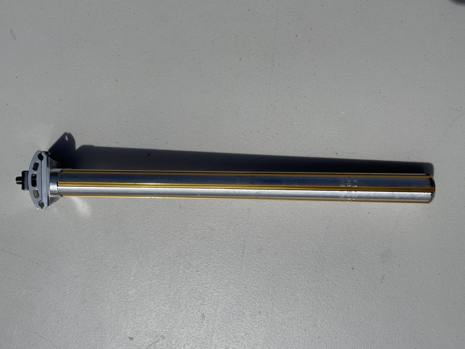 Black-Ops Fluted Seatpost 25.4 mm x 350 mm w/Clamp Silver and Gold