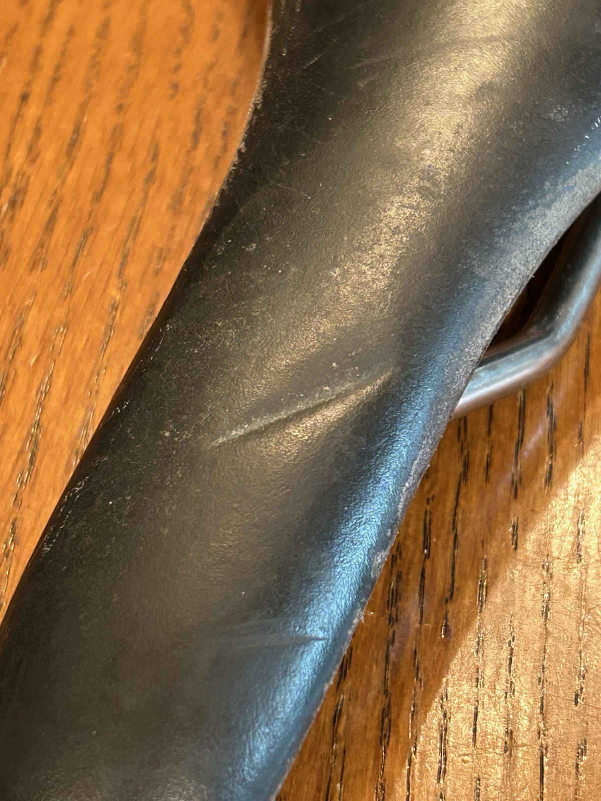 Selle Italia SLR Carbon Fiber – Leather Saddle w/ Titanium Rails – 135g – Italy