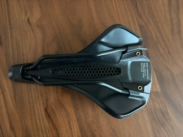 Specialized Phenom Pro Mirror 155mm Saddle Hollow Ti Rails
