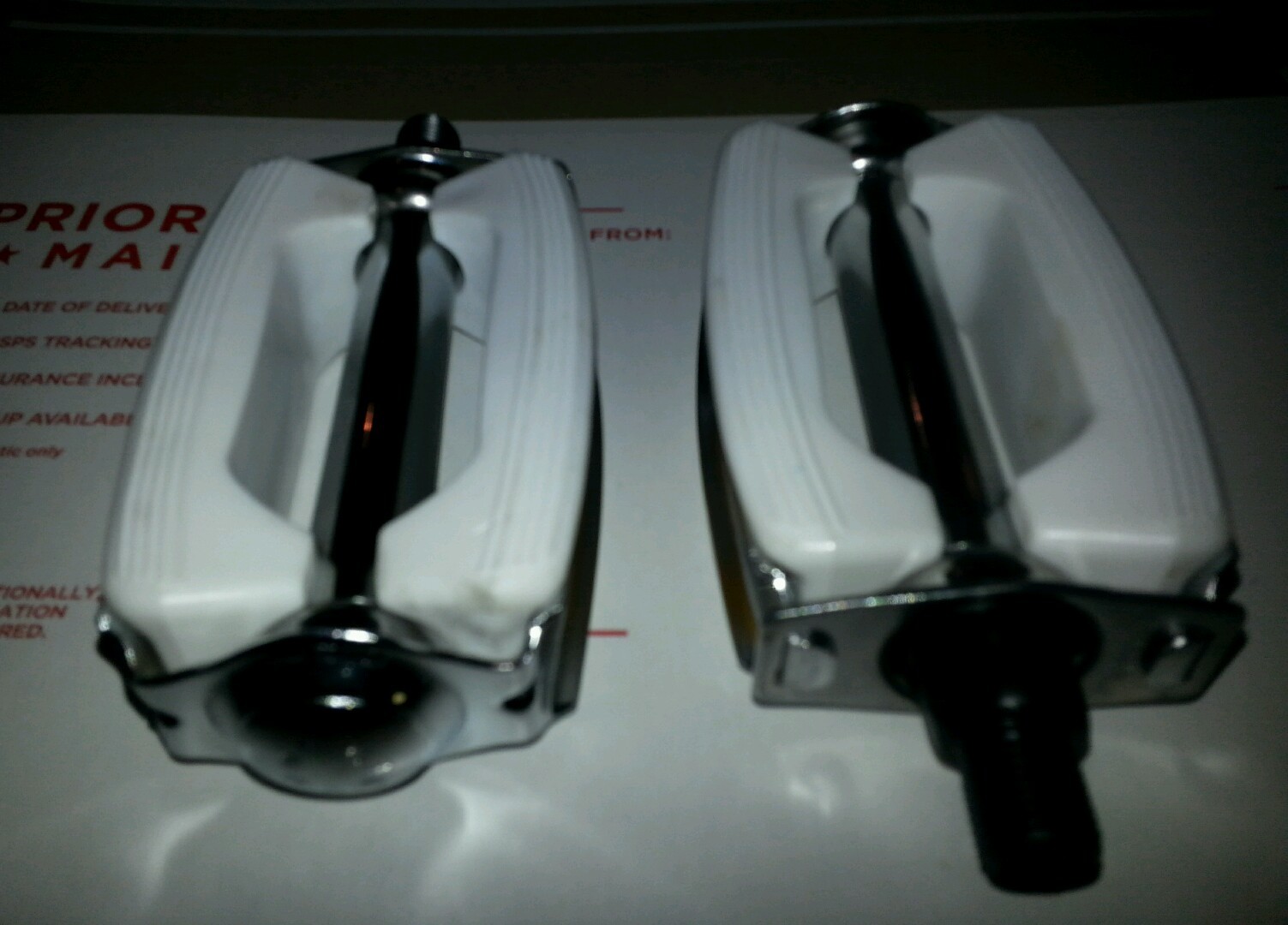 WHITE SCHWINN STINGRAY KRATE BICYCLE BOW PEDALS VINTAGE CRUISER BIKE PEDAL 1/2″