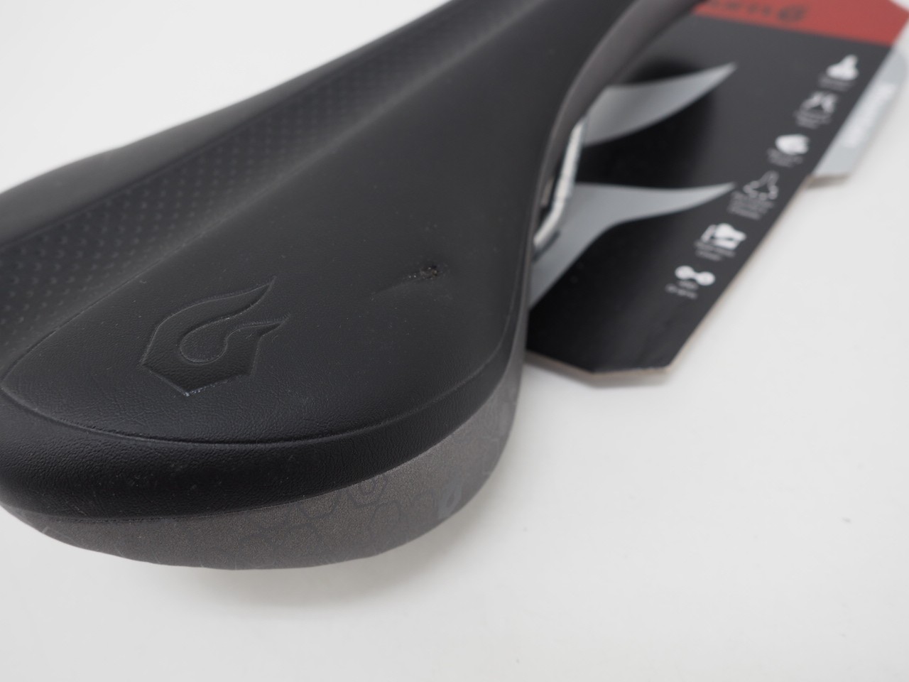 New! Blackburn Fire Trail Mountain Bike Saddle 285x140mm 7×7 Steel Rails Black