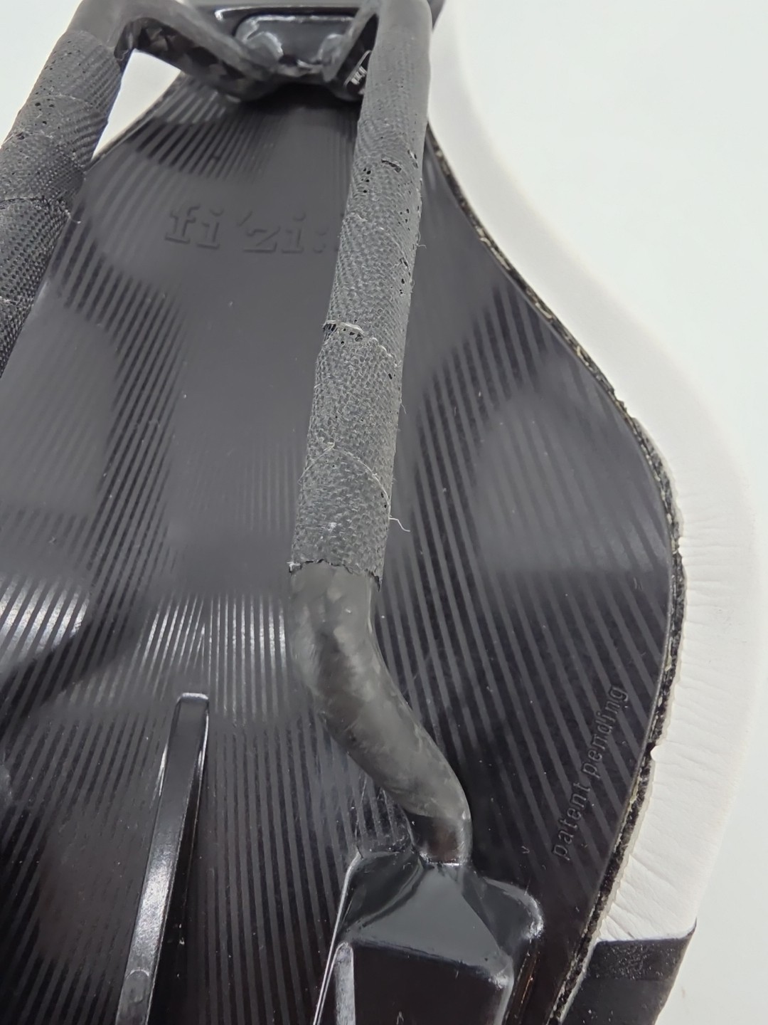 Fi’zi:k Transiro Mistica Carbon Saddle HTF Reverse Pattern 10in X 5.25in Italy!!