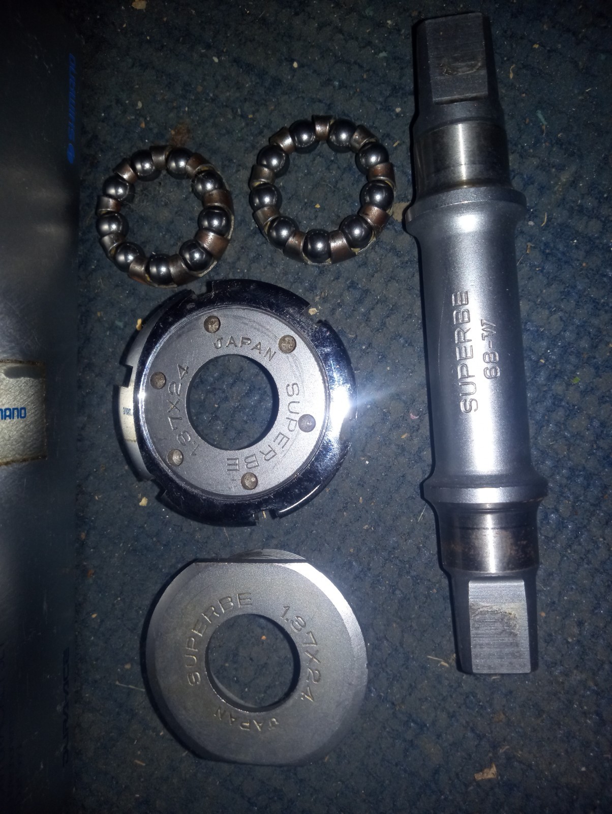 Vintage SunTour Superbe 68-W Bottom Bracket – 113mm Spindle – Japan JIS