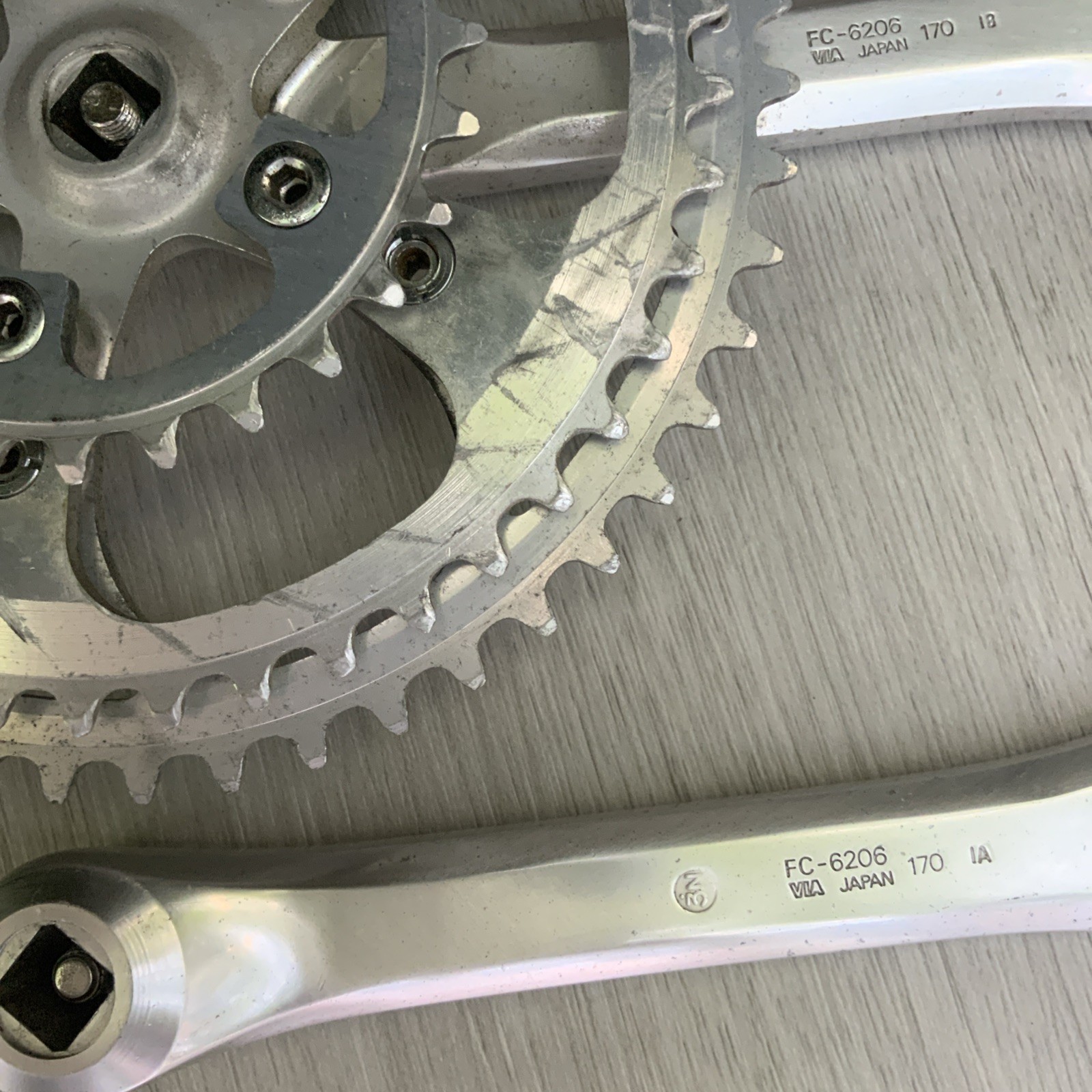 SHIMANO ULTEGRA CRANKSET DOUBLE 6500 53-39 TOOTH 172.5 MM ARMS