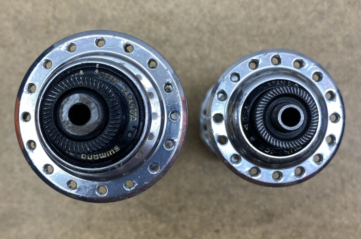 Vintage Shimano Dura-Ace hub set, 32-hole, 100/126mm, freewheel