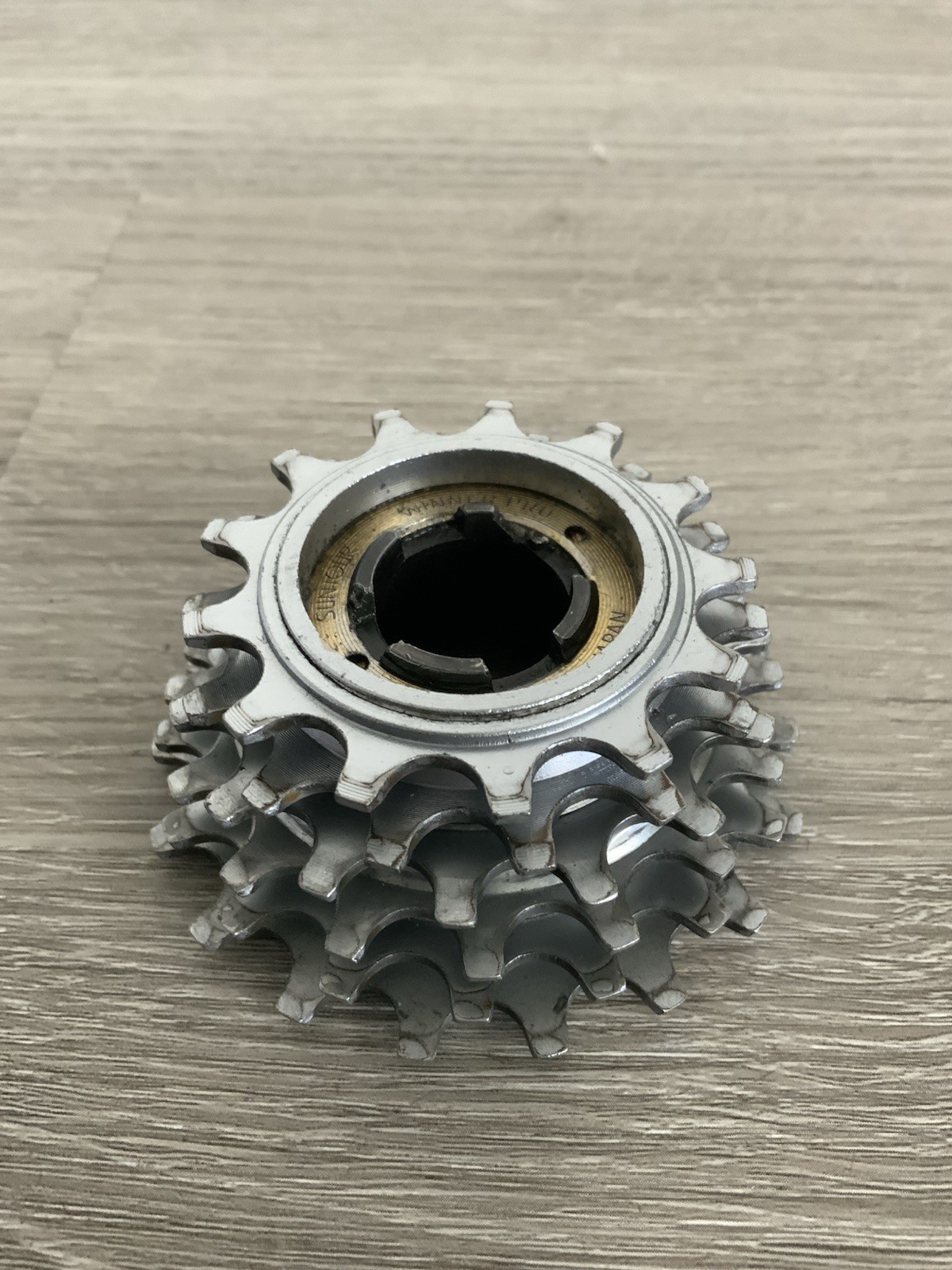 SUNTOUR WINNER PRO FREEWHEEL 6 SPEED 13-18 TOOTH BRITISH THREADING