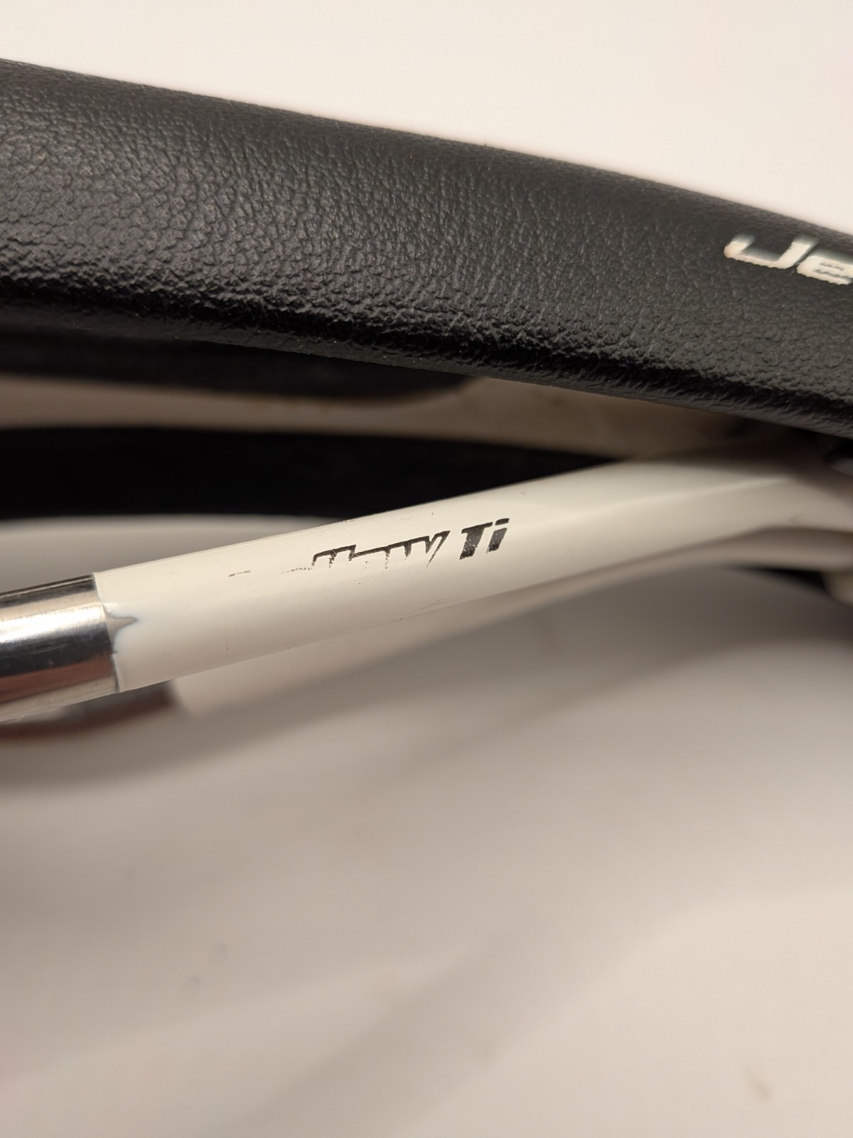 Specialized Saddle Jett Expert Ti Titanium Rails Road Bike Seat MTB 143mm 247g