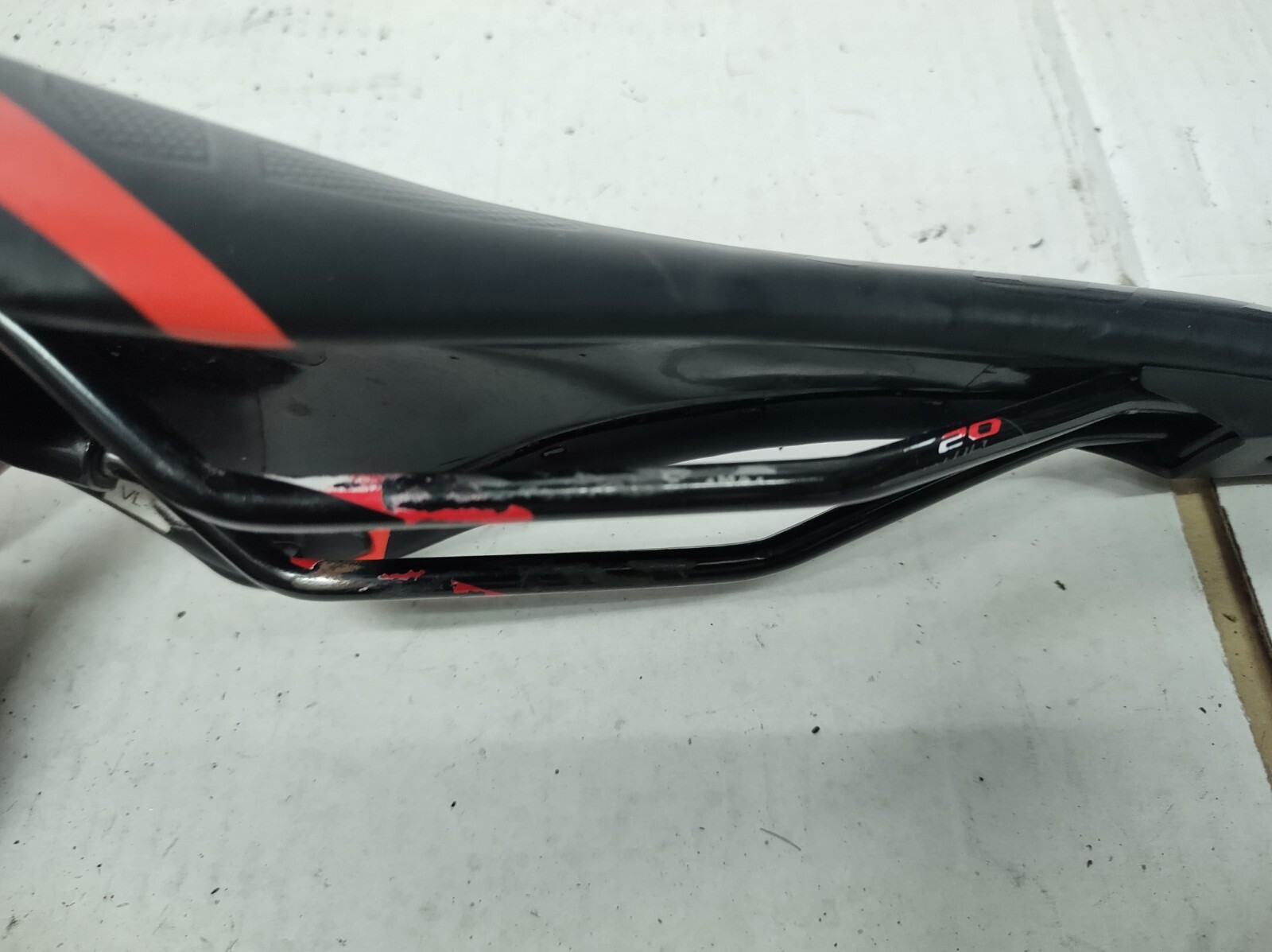 Syncros red/white saddle. 257 grams