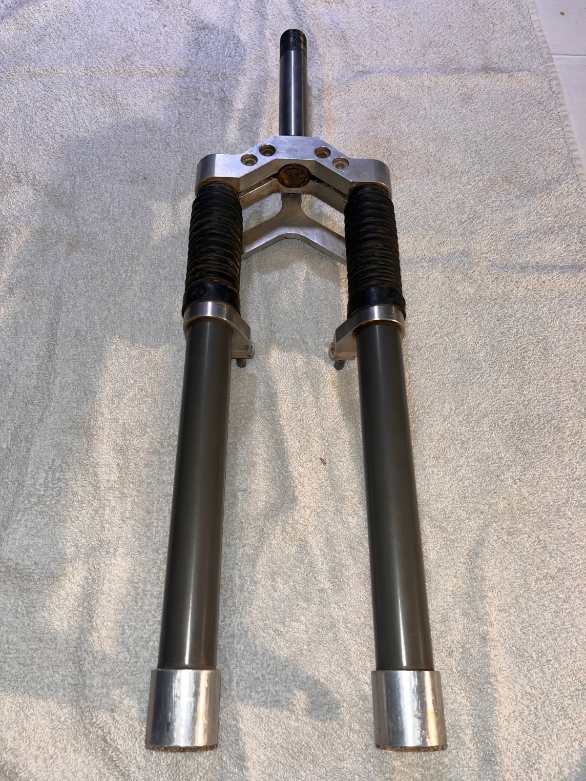 Vintage original Manitou fork, 26″, 1″ threaded, 5 3/4″ steerer, needs service