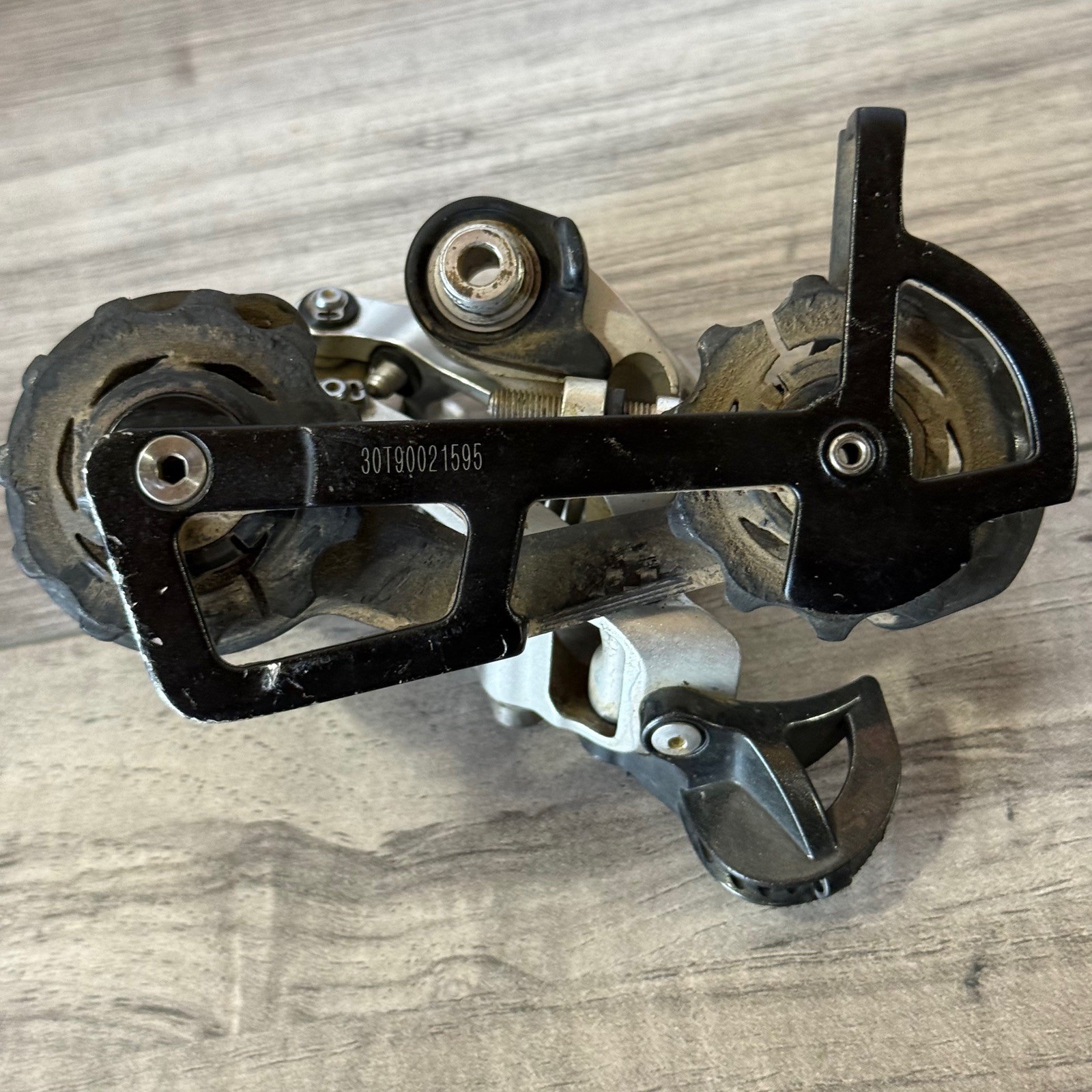 SRAM X0 9 Speed Rear Derailleur Blackbox Carbon Medium Cage CRACKED PULLEYS