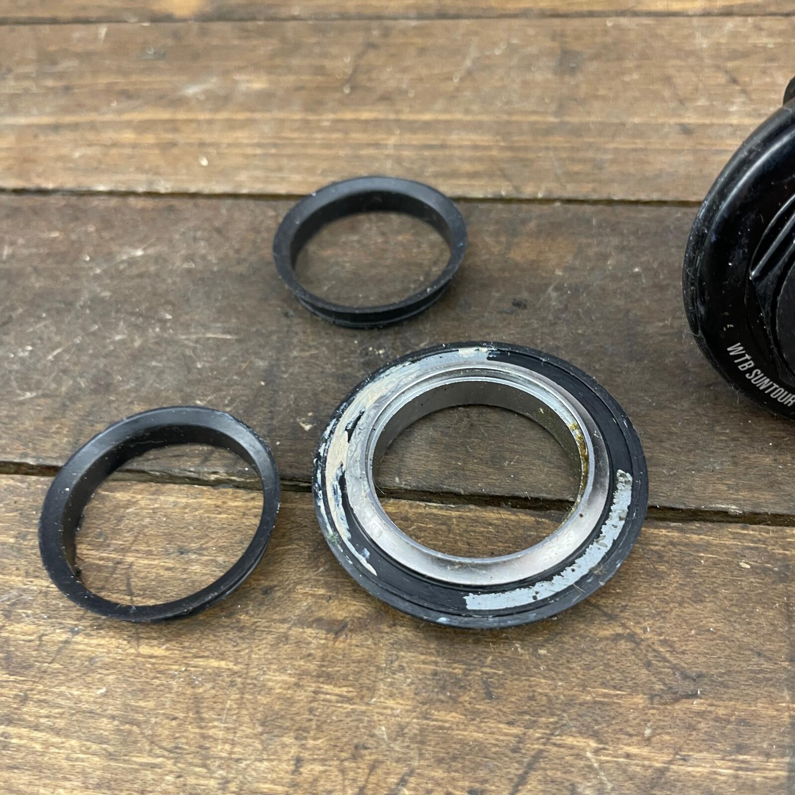 Vintage Suntour XC Grease Guard Headset 1 In Threaded 90s Race Bike 30.2 Black