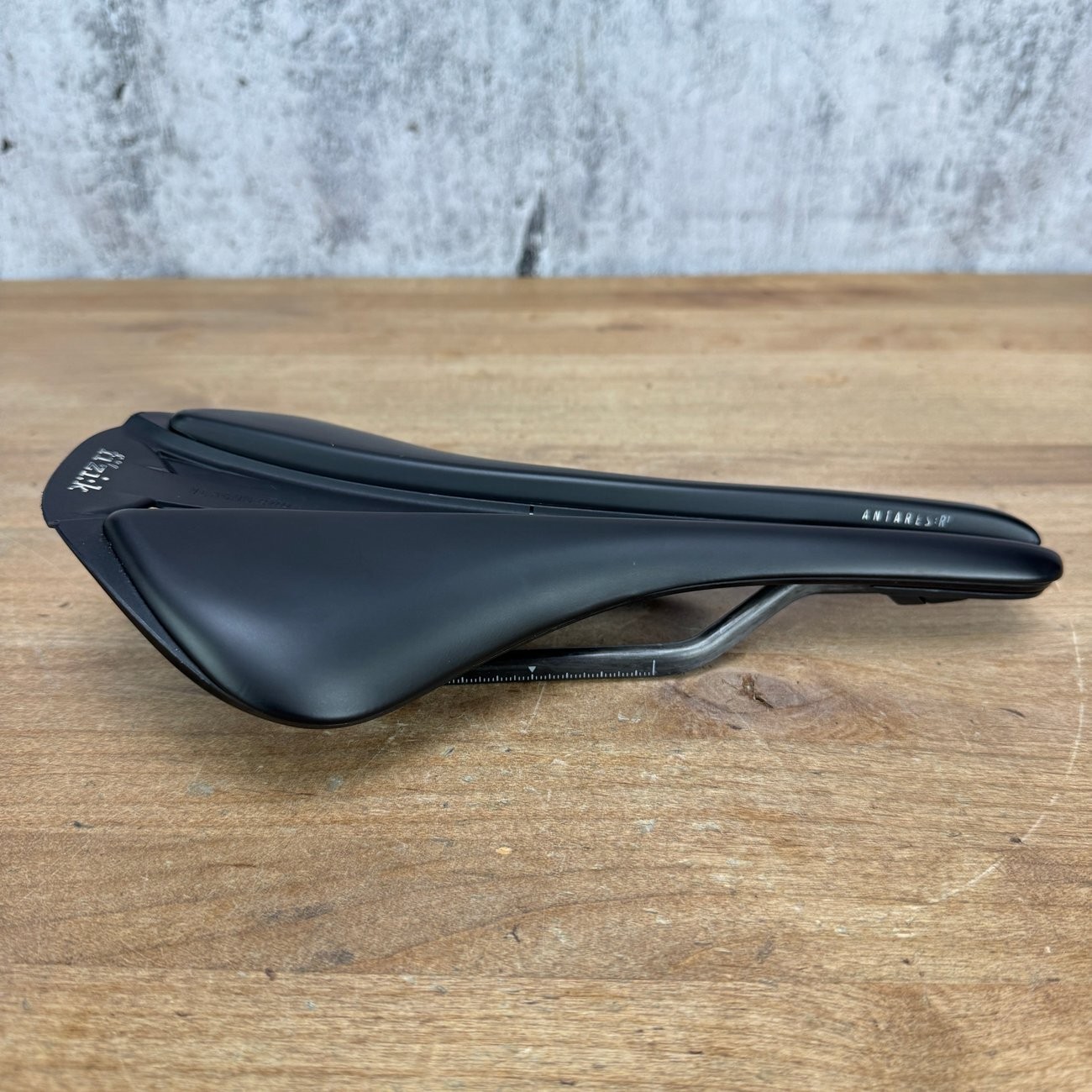 Low Mile! Fizik Antares R1 Versus Evo 139mm 7x9mm Carbon Rails Bike Saddle 172g