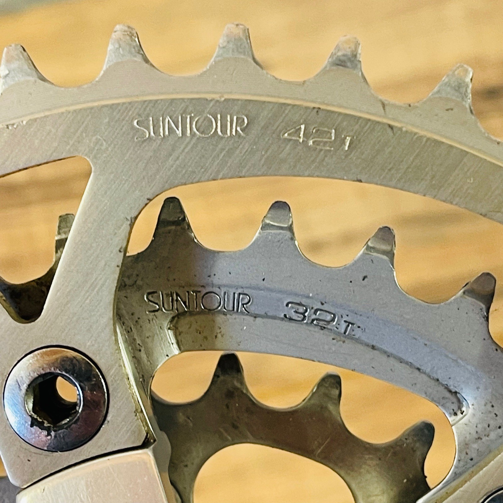 Suntour XC Pro MD Square Taper Crankset Grease Guard 175 Triple