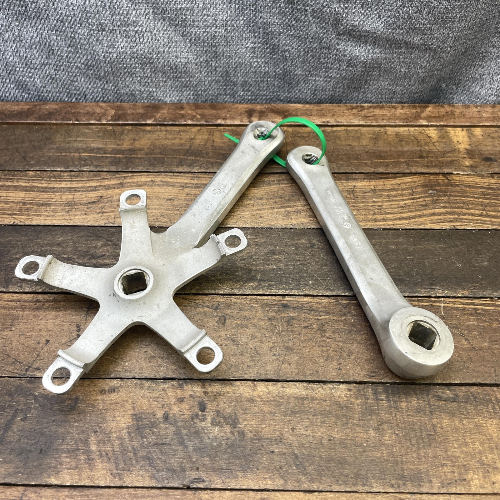 Vintage Shimano 600 FC-6207 Crankset 165mm 130 BCD Square Taper Arms Japan 80s