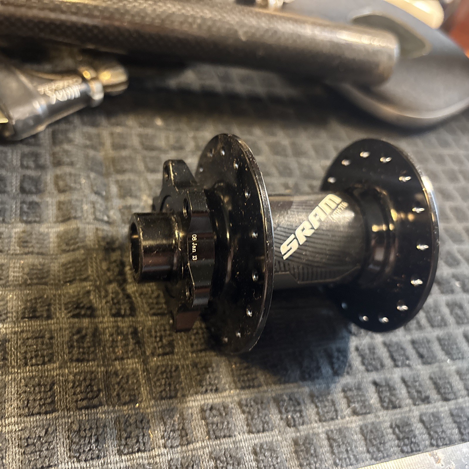 Sram MTN 716 Through Axle Hub with E6 Hole Disk 32 Hole