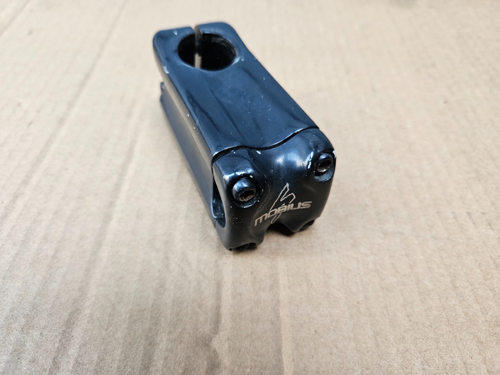 1-1/8″ Specialized Mobius 4-Bolt Threadless Stem 75mm Long x 25.4mm Clamp Black