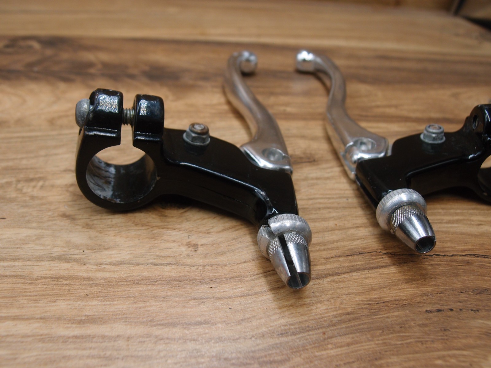 brake levers LEECHI for MTB 4 Finger 22.2 mm from 1980’s