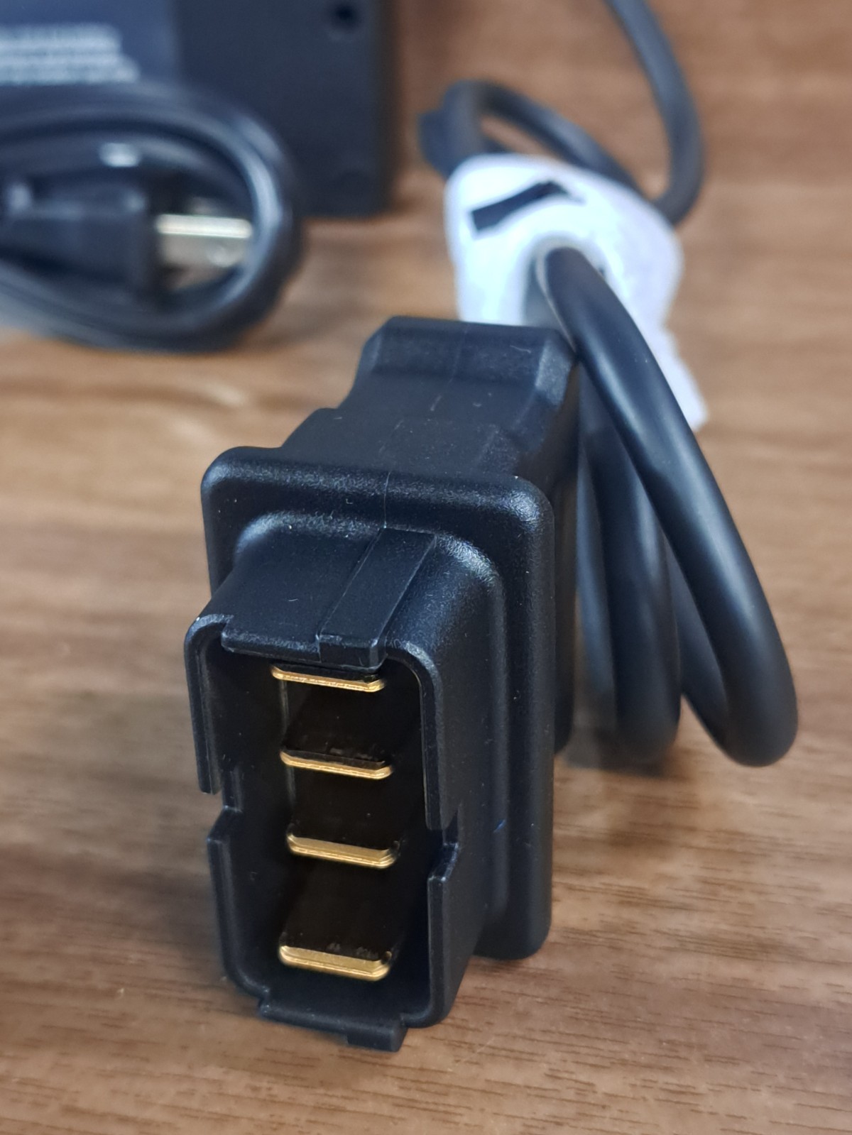 SHIMANO Steps EC-E6000-2 Charger BT E6000 E6010 E8000 SM-BTE60 – NEW