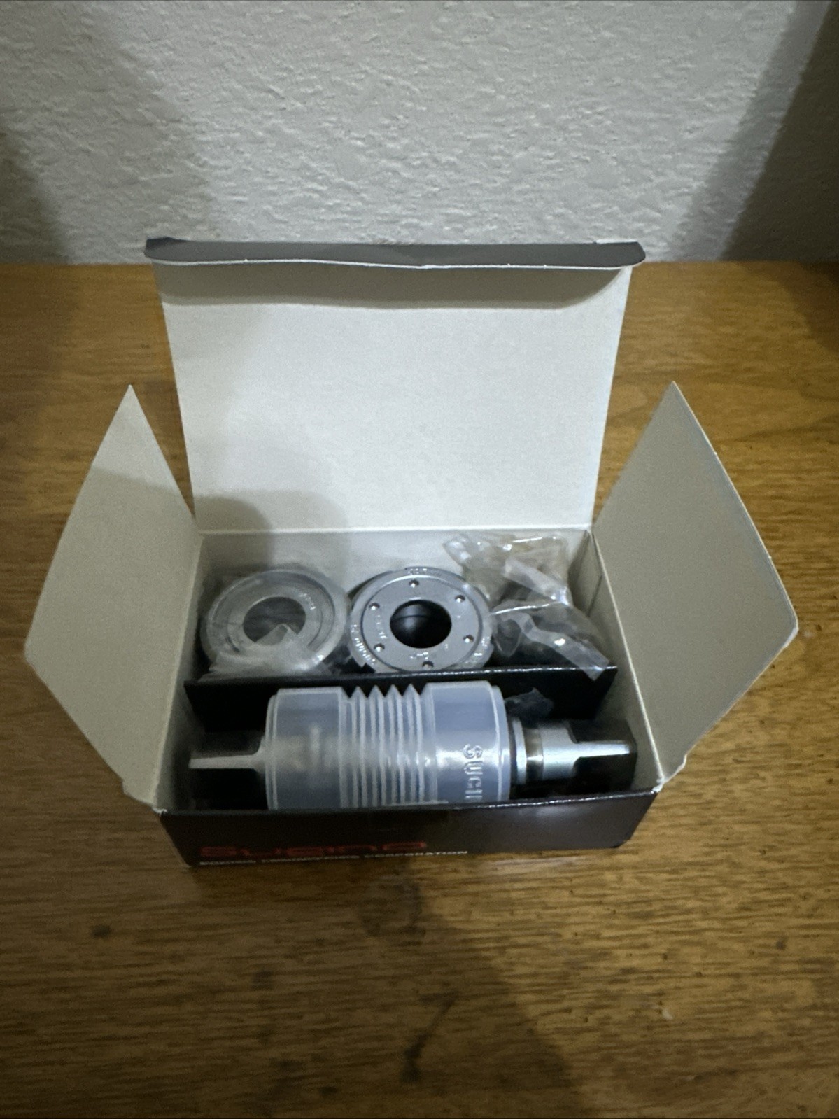 Sugino 75 Track 68x109mm English Bottom Bracket Set: with Cups Boxed BB-SG75