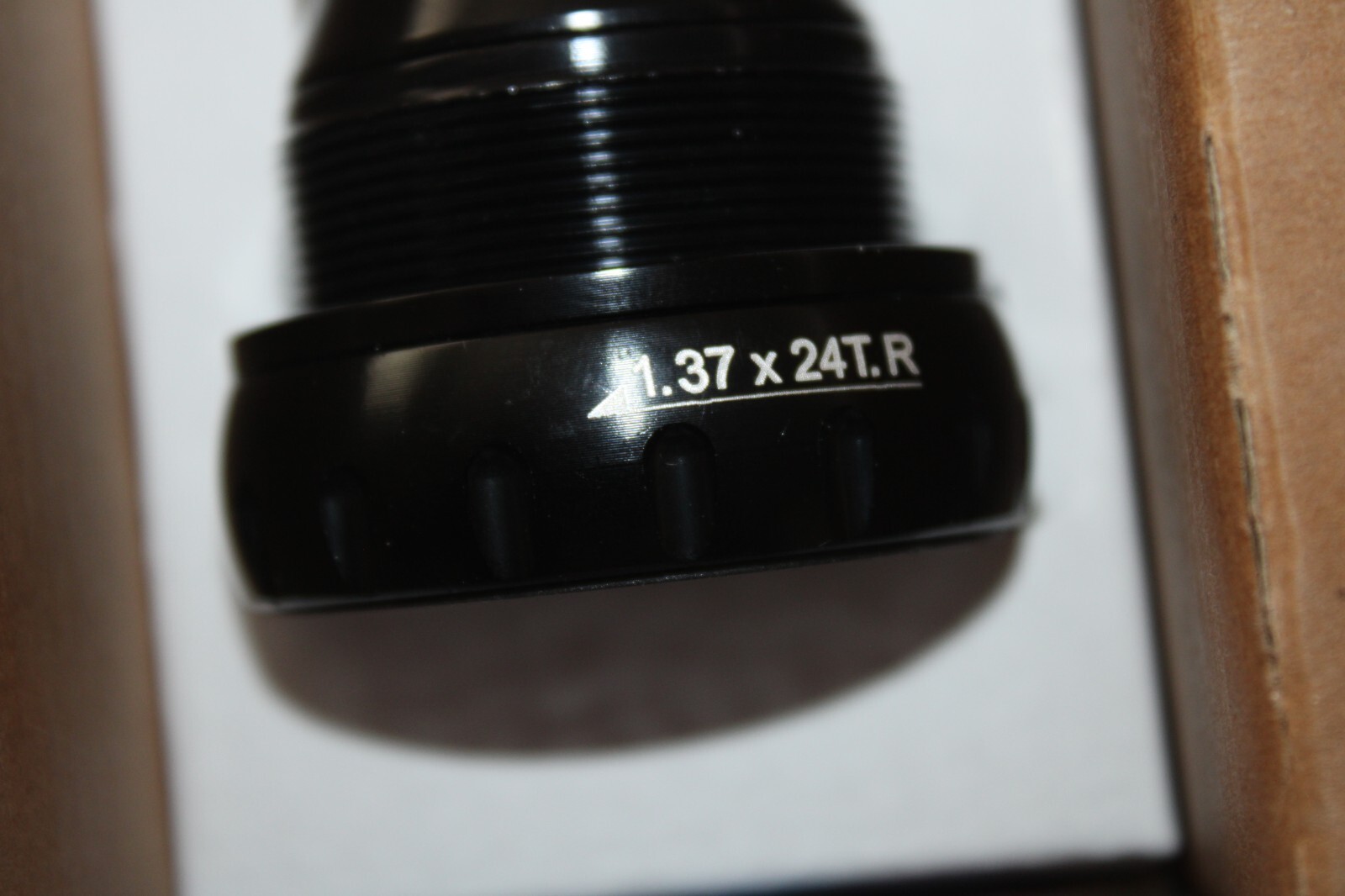 YST External Threaded Bottom Bracket Black 68-73mm Fits Shimano Free USA Shipper