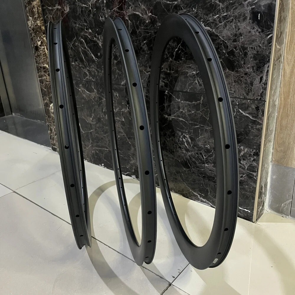 700C Super Light Carbon Rims 28mm Wide 50mm Depth UD Tubeless 24 28 Holes