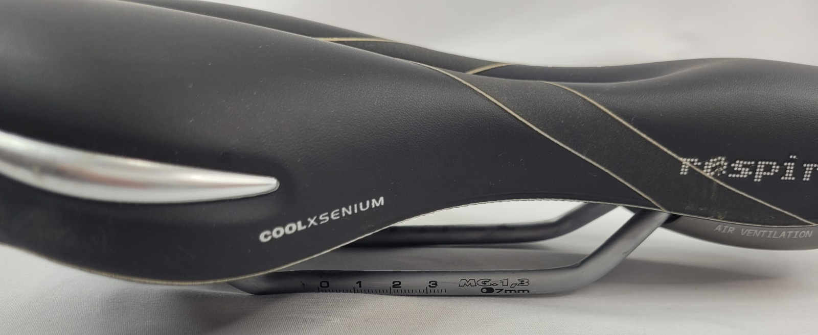 Selle Royal Respiro Royalgel COOLXSENIUM Bicycle Saddle Seat Black Universal Gel