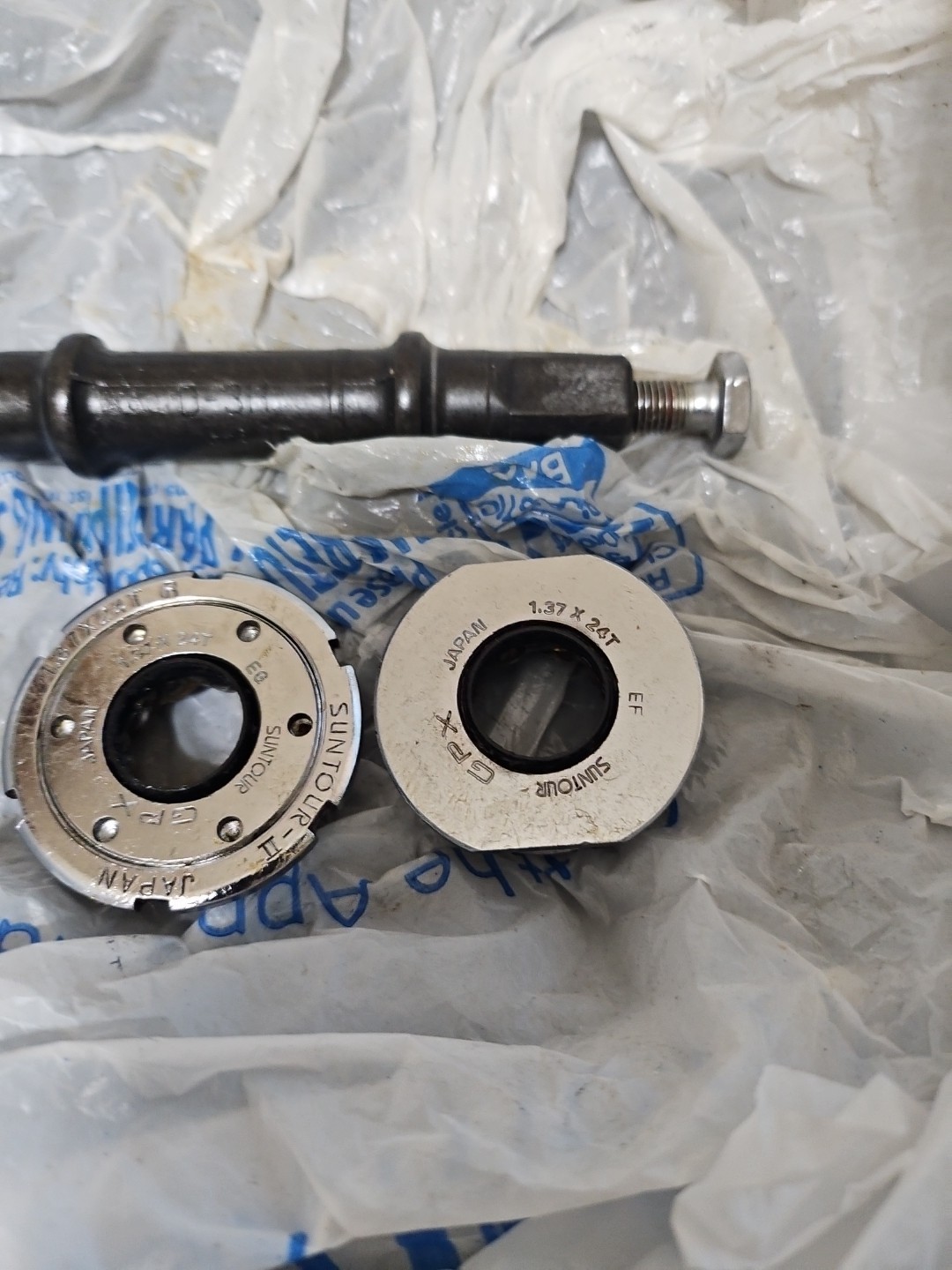 SunTour GPX Bottom Bracket 116mm BSC 68mm 1.37 X 24 Superbe Pro XC Dura