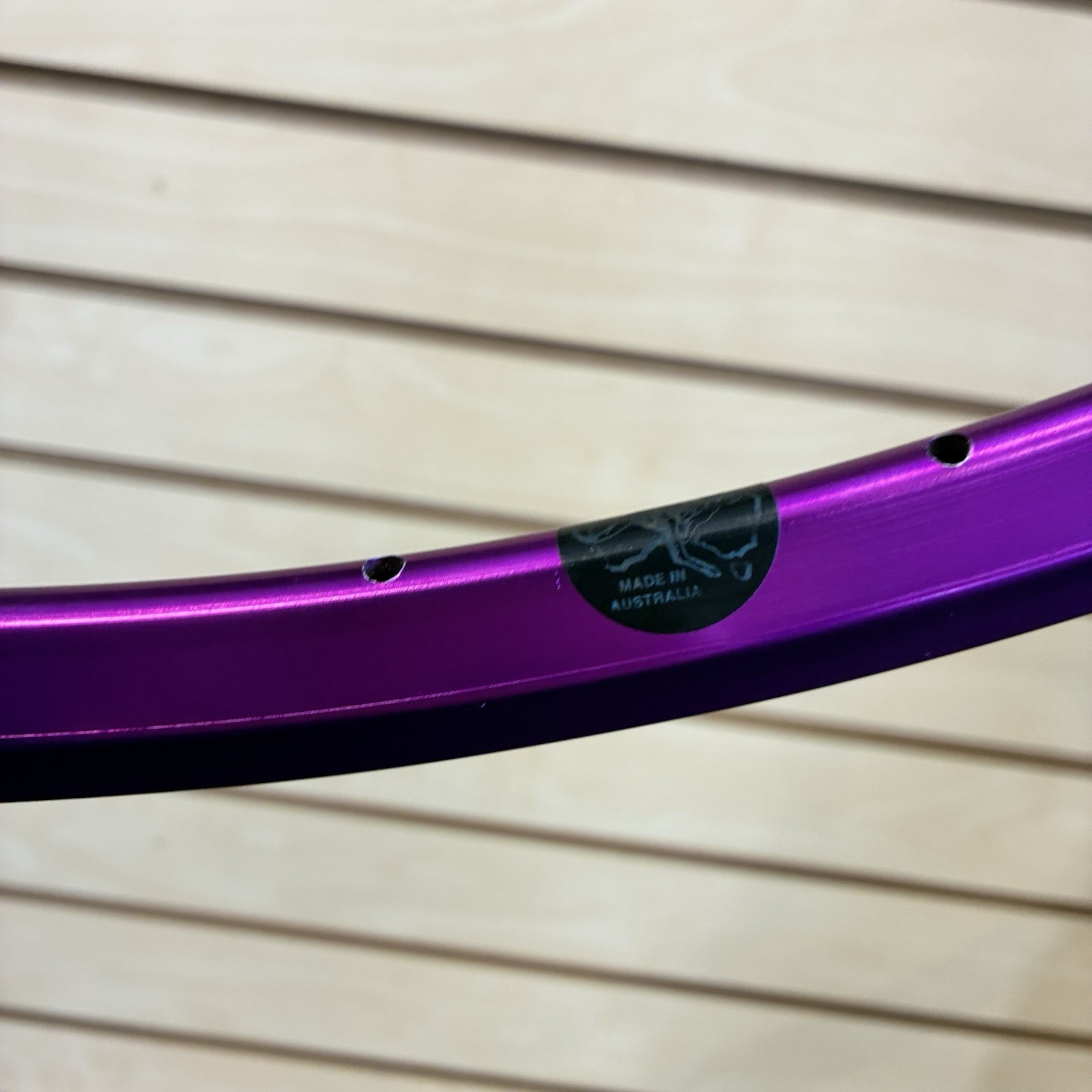 EXCELLENT! Vintage Velocity Aero Rim 3DV Purple 28H 26” Clincher Australia RARE!