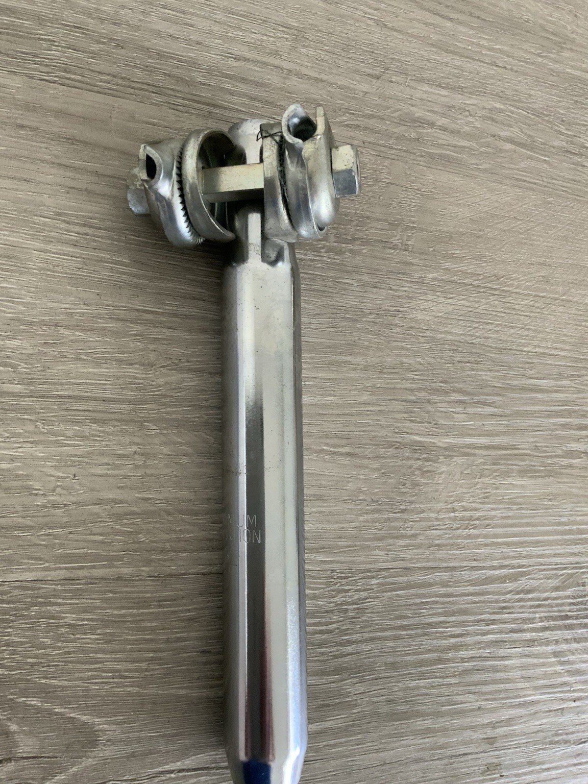 STEEL SEAT POST 26.2 MM X 200 MM TOTAL LENGTH WITH SEAT COLLAR 304 GRAMS