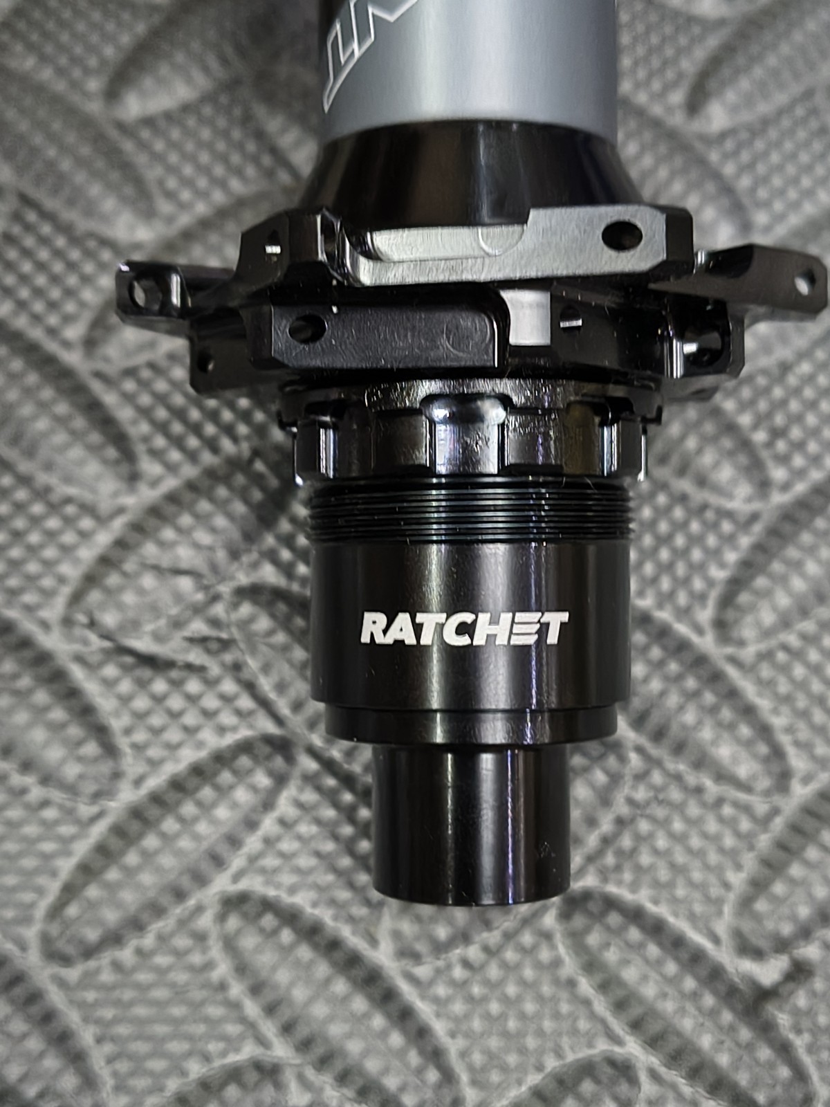 DT Swiss Rear Hub 240S Boost 12×148 28H xD Freehub 6-Bolt Ratchet 18T Giant