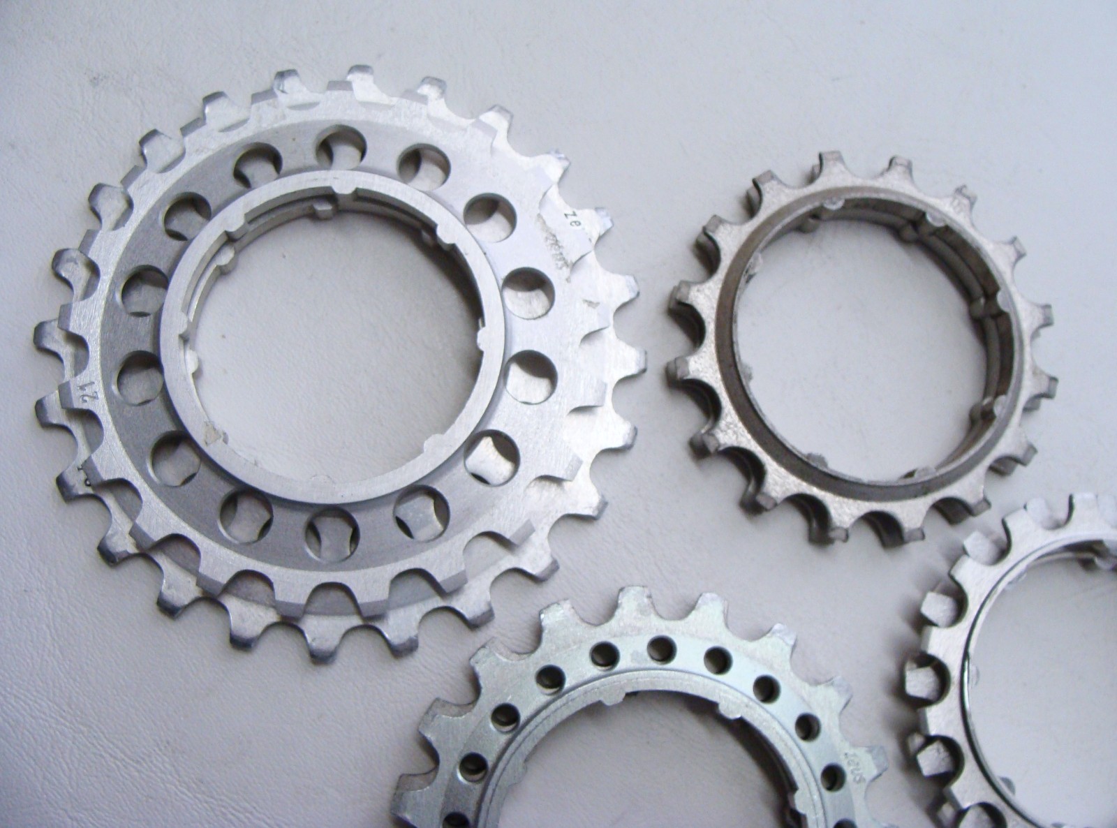 ~ Vintage Lot of ZEUS 2000 Criterium Alloy Freewheel Cogs Silver – VGC ~