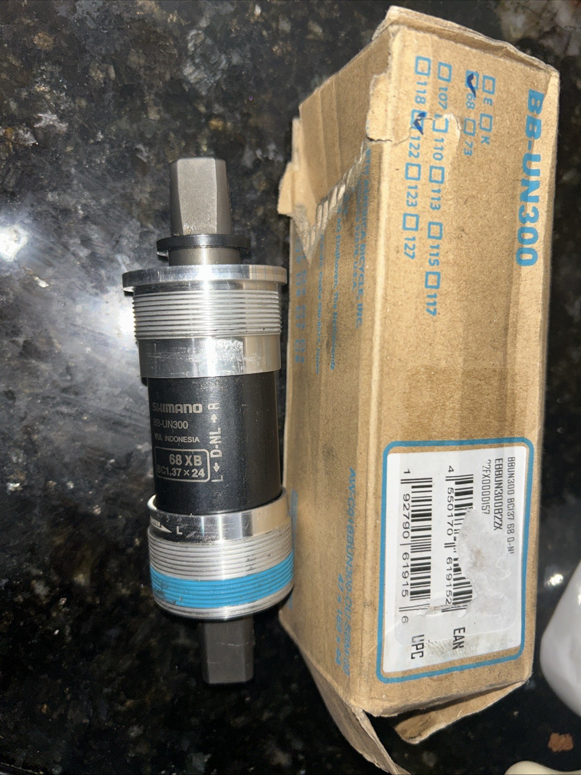 Shimano BB-UN300-E Bottom Bracket Eng (68 X 122.5mm)