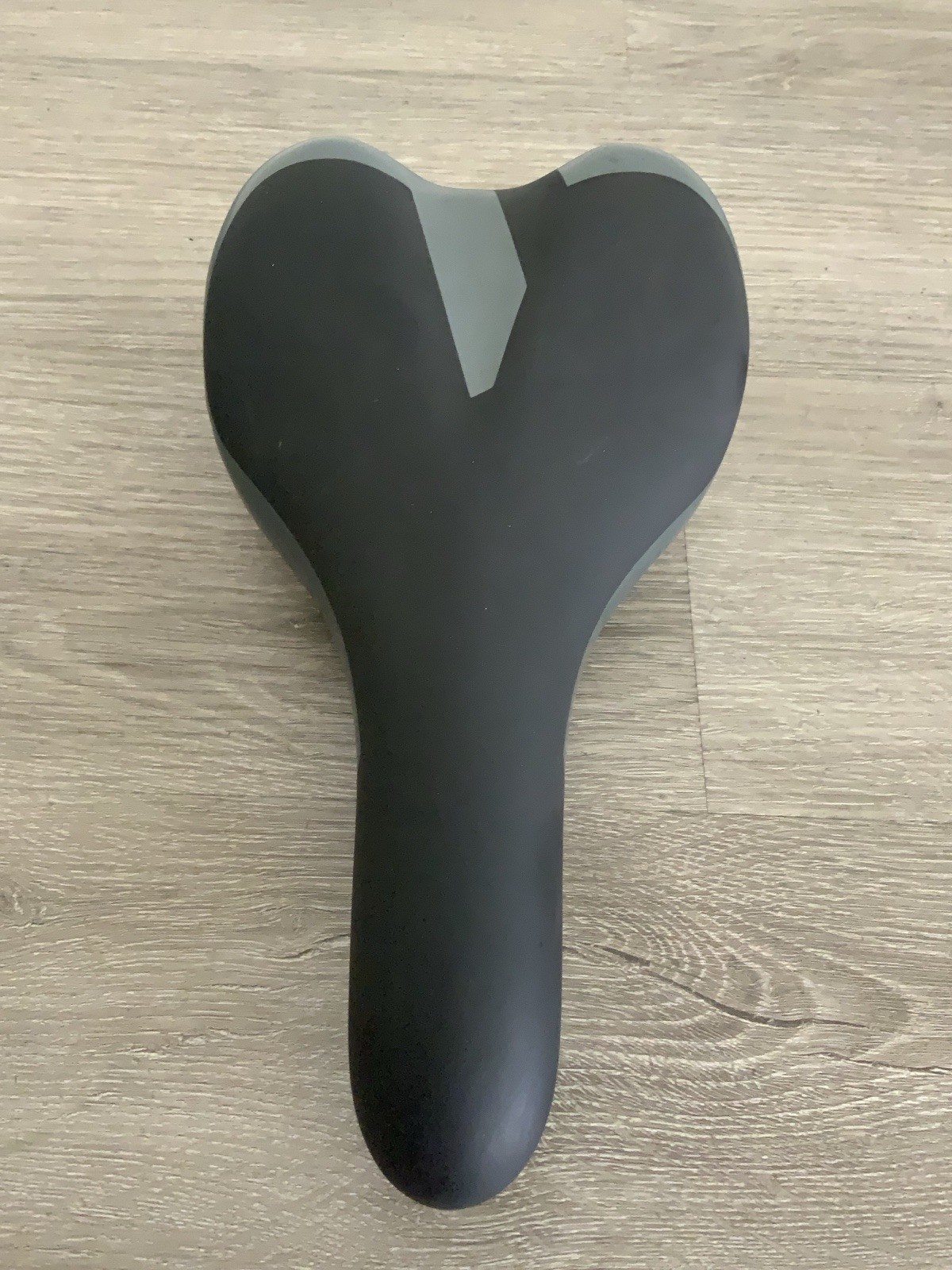 DDK ROAD BIKE SADDLE RACING COMFORT 152 MM X 265 MM BLACK 326 GRAMS