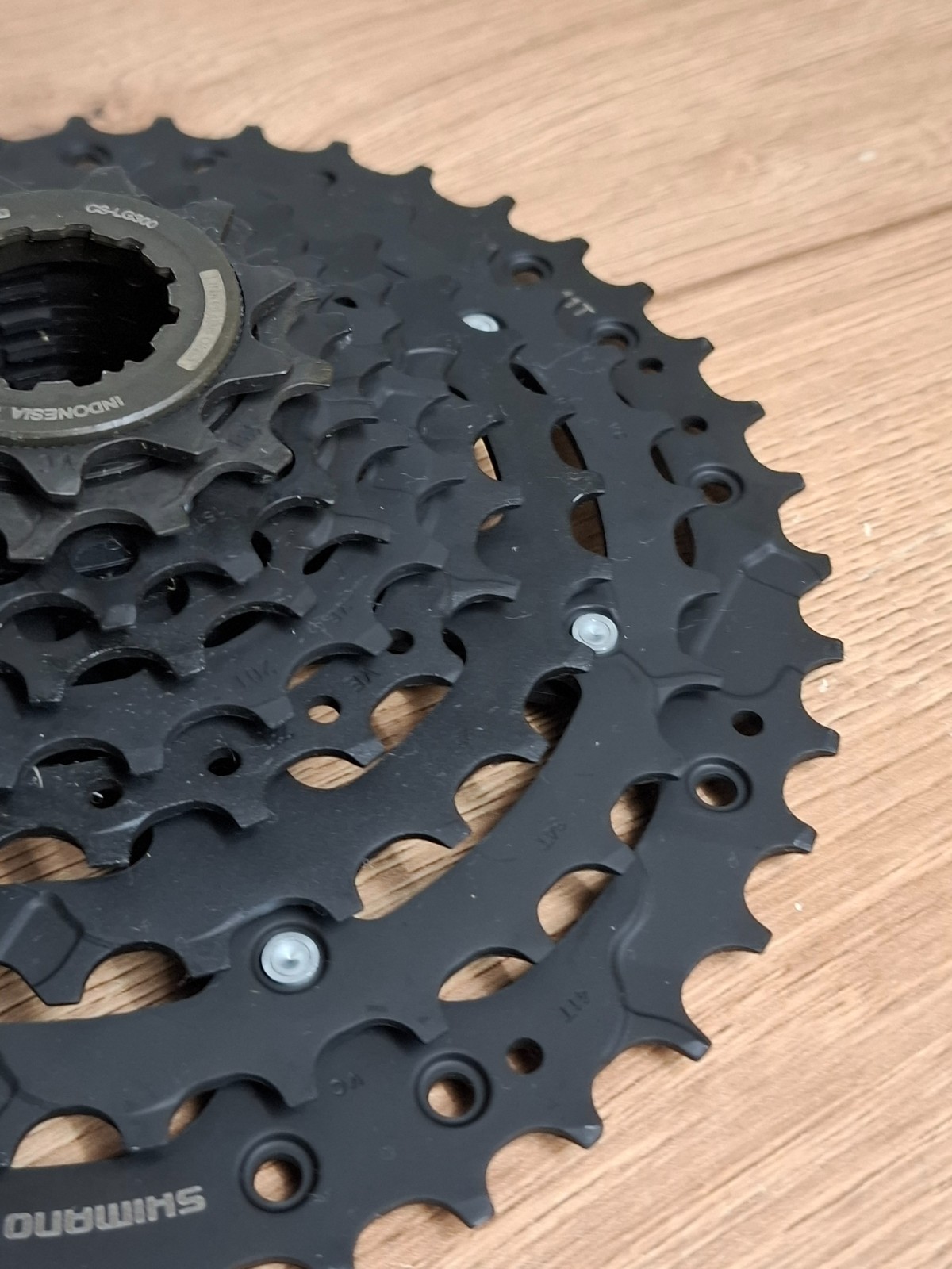 Shimano CUES CS-LG300 Cassette 9-Speed 11-41T LINKGLIDE Black NEW