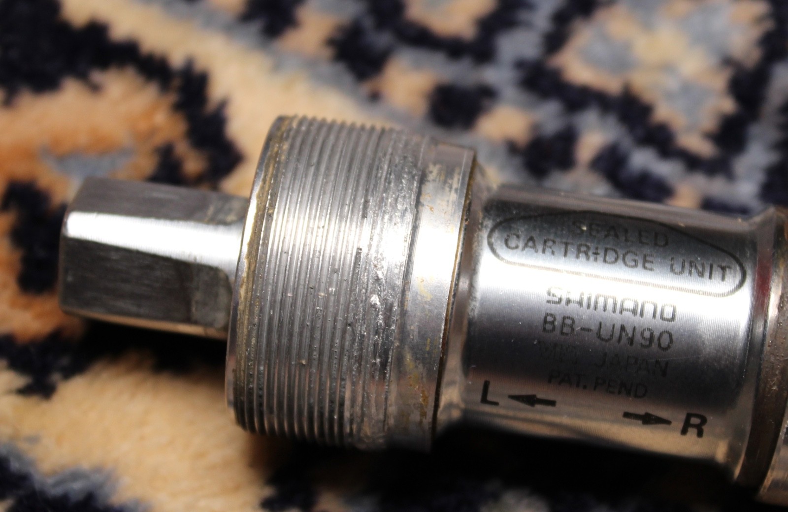 Vintage Shimano BB-UN90 Bottom Bracket XTR 113 x 68mm – 1.37 – Thread Damage