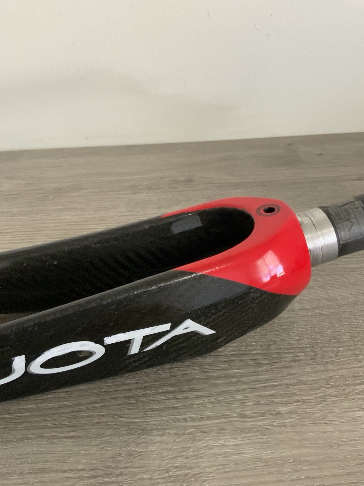 KUOTA CARBON FORK 700C TAPERED STEERER 258 MM LENGTH 398 GRAMS