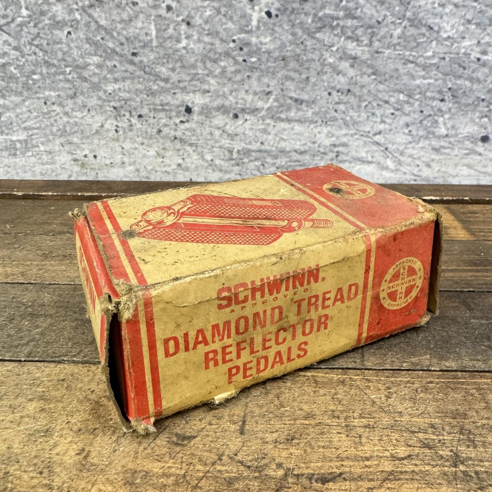 Vintage Schwinn Diamond Tread Reflector Pedals NOS 1/2 Krate Germany Pair