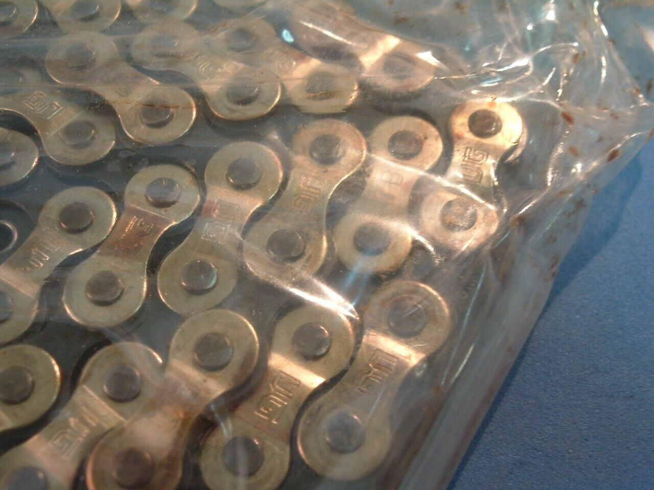 Shimano 600 UniGlide Gold/Bk CN-6110 Chain NEW / NOS Vintage-5/6-Spd-NIB- 120L