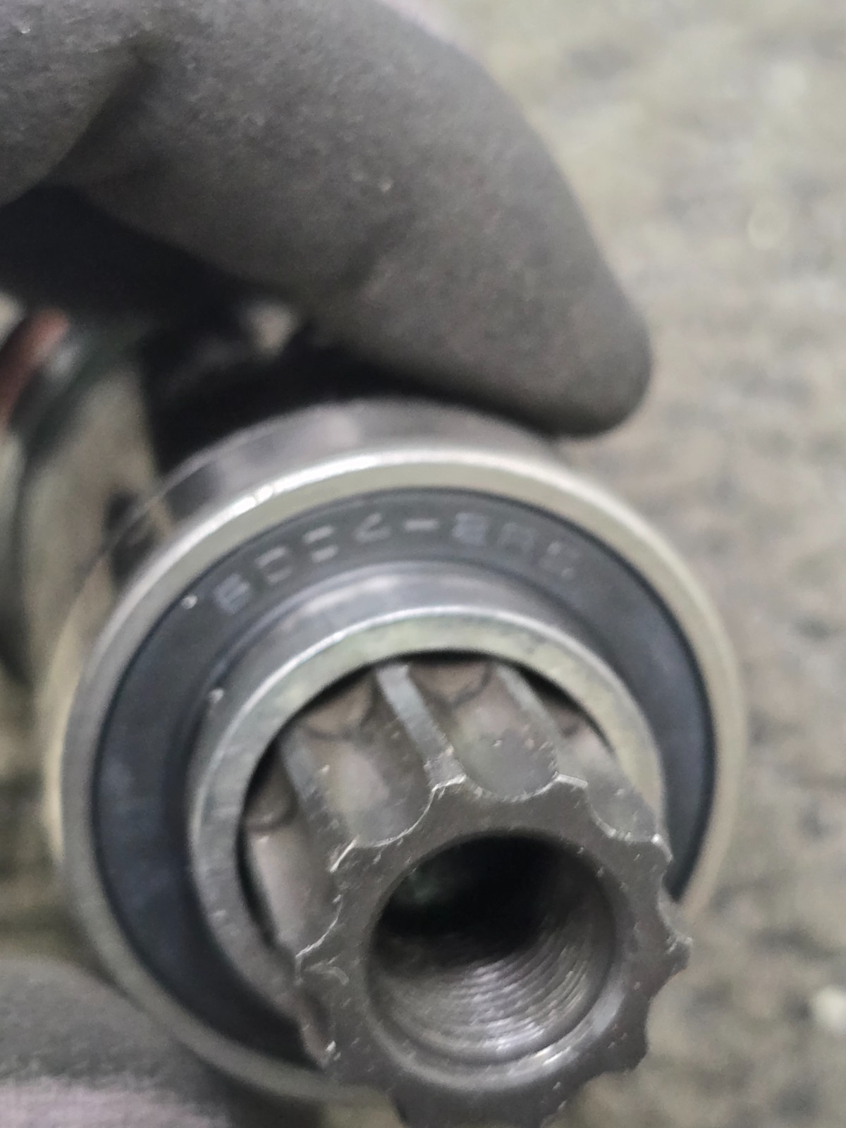Vortex ISD-12: Isis Overdrive Bottom Bracket, 113mm Spindle, Typical for Peloton