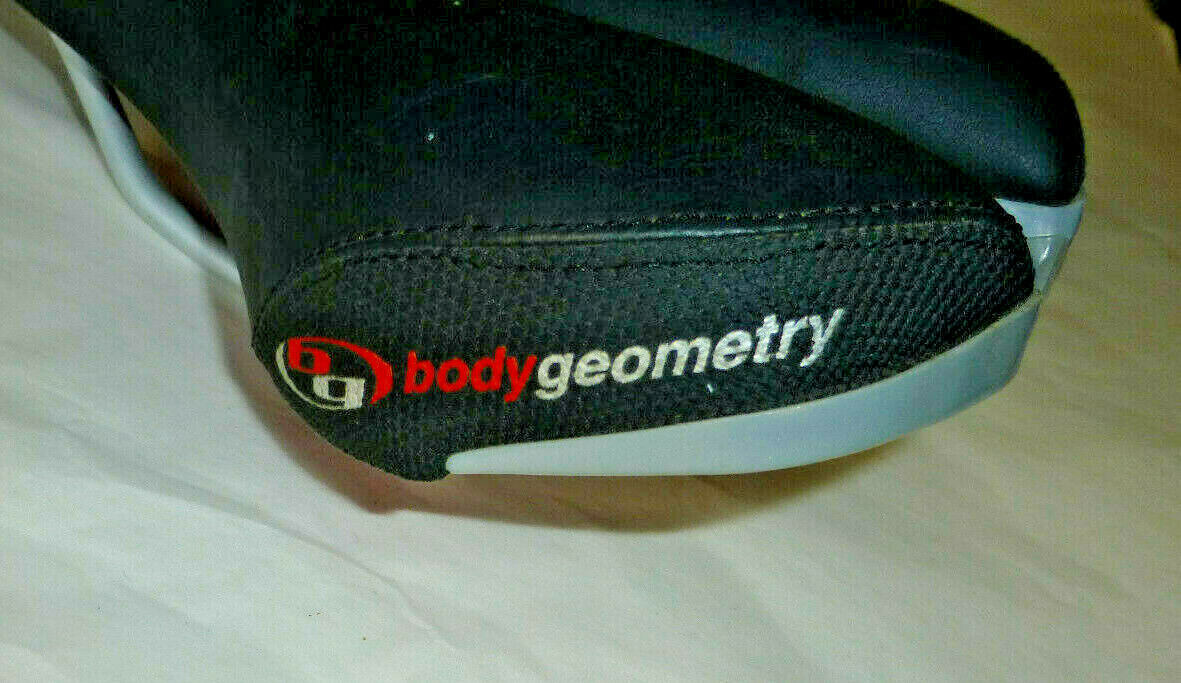 Specialized Body Geometry bicycle Saddle Seat 140mm, 275mm long, 394g / 13.9 oz.