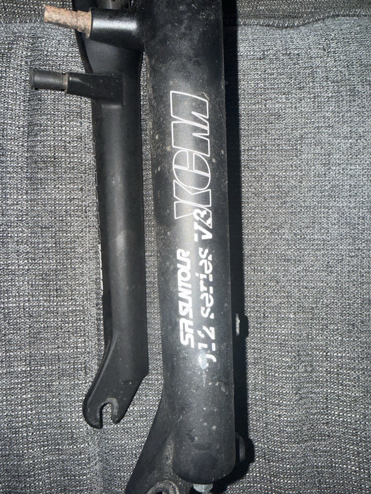 SR Suntour XCM Suspension Fork 26 in 75mm Travel Lockout Black/Silver
