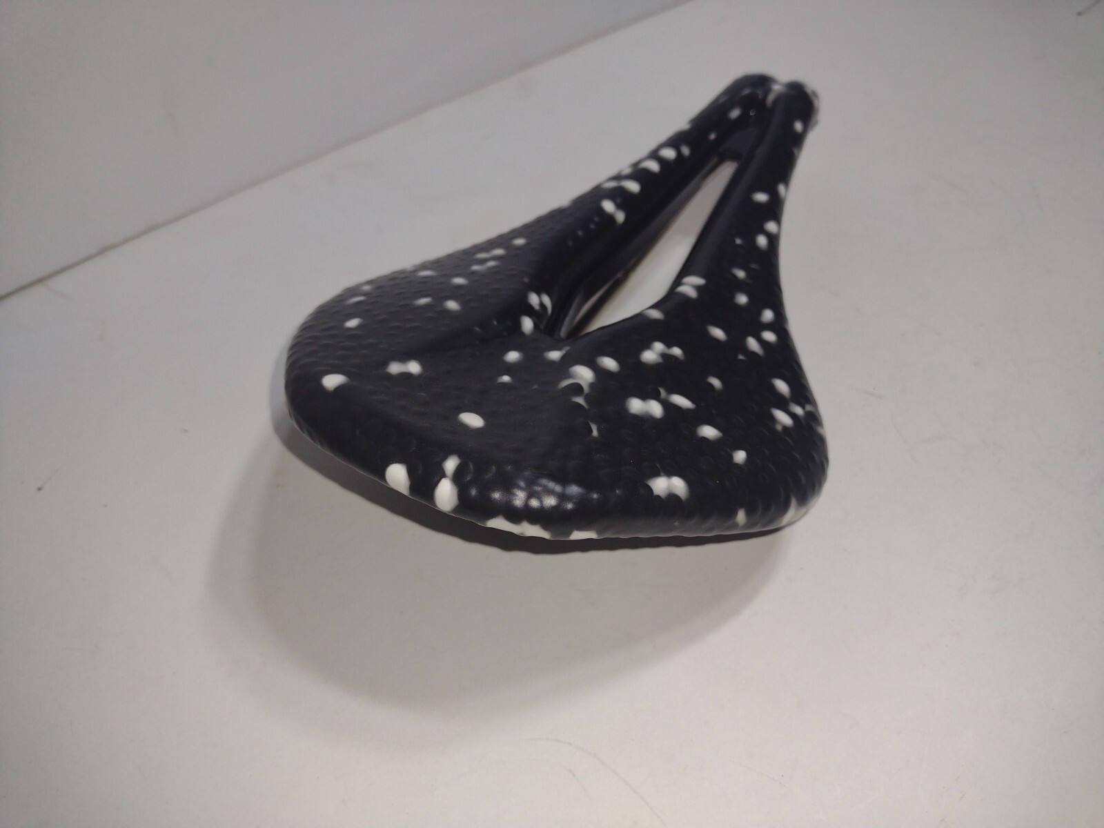 Promend bicycle saddle high density foam padding 248mm x 148mm Black/White