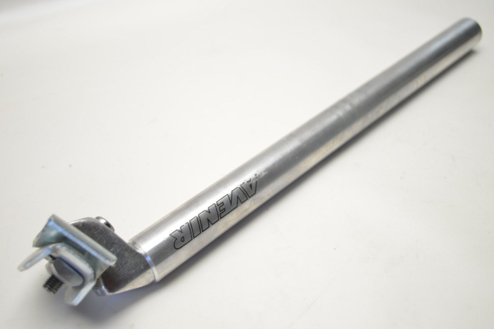 AVENIR 26.0 MM ALLOY MICRO ADJUSTABLE BICYCLE SINGLE BOLT SEAT POST 350 MM TALL