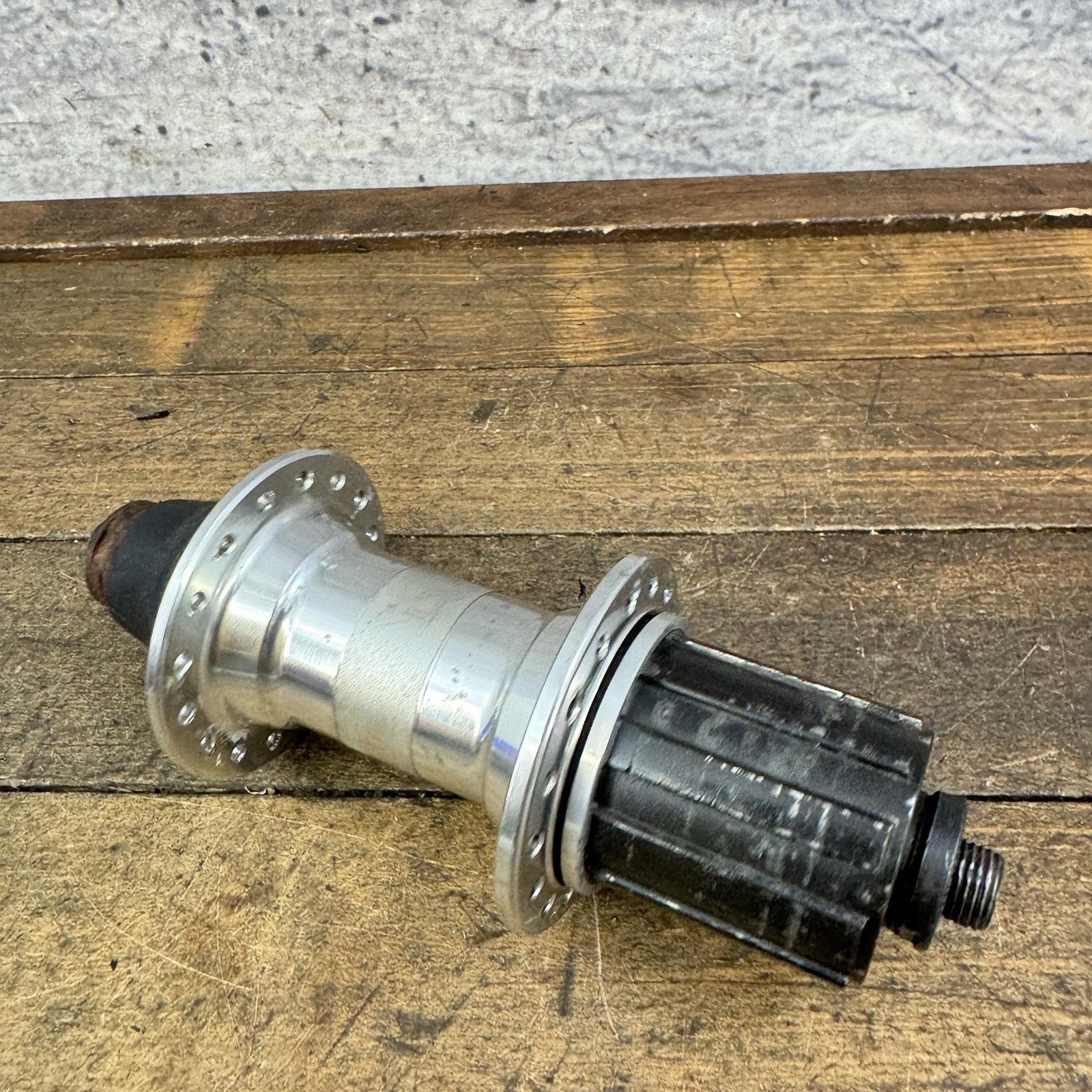 Vintage Shimano Deore XT FH-M737 Rear Hub 32H 135mm 8s MTB QR 90s Silver Japan