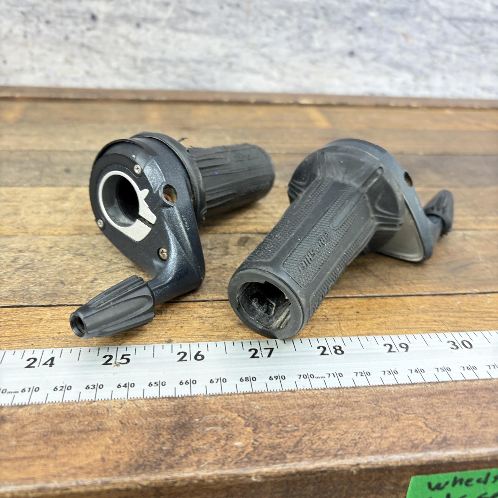 SRAM 9.0 Grip Shift Twist Shifter Set 9 Speed MTB Mountain Bike Black Pair 9s