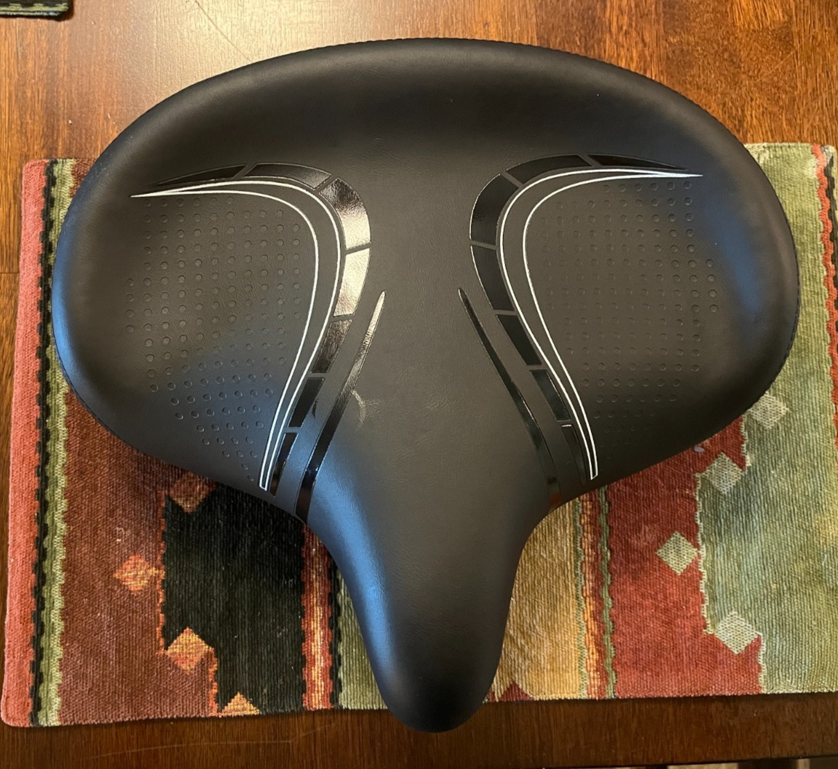BLUEWIND Noseless Oversized Bike Seat Wide Bicycle Saddle Backrest Unisex Adult